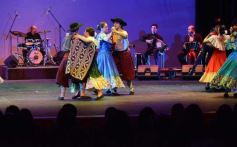 Foto de la galería: Posadas canta a la Patria en el Teatro Lírico