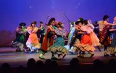 Foto de la galería: Posadas canta a la Patria en el Teatro Lírico