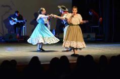 Foto de la galería: Posadas canta a la Patria en el Teatro Lírico