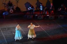 Foto de la galería: Posadas canta a la Patria en el Teatro Lírico