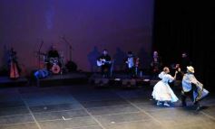 Foto de la galería: Posadas canta a la Patria en el Teatro Lírico