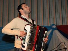 Foto de la galería: Peña aniversario de la Libreria 6 de Junio