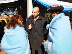 Foto de la galería: Emotiva “Promesa de Lealtad” a la Bandera en el Hogar de Día