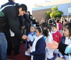Foto de la galería: Emotiva “Promesa de Lealtad” a la Bandera en el Hogar de Día
