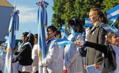 Foto de la galería: Emotiva “Promesa de Lealtad” a la Bandera en el Hogar de Día