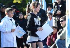 Foto de la galería: Emotiva “Promesa de Lealtad” a la Bandera en el Hogar de Día