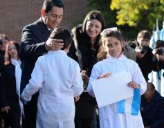 Foto de la galería: Emotiva “Promesa de Lealtad” a la Bandera en el Hogar de Día