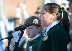 Foto de la galería: Emotiva “Promesa de Lealtad” a la Bandera en el Hogar de Día