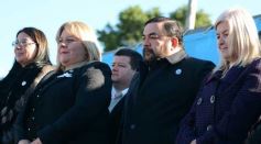 Foto de la galería: Emotiva “Promesa de Lealtad” a la Bandera en el Hogar de Día