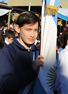 Foto de la galería: Emotiva “Promesa de Lealtad” a la Bandera en el Hogar de Día