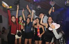 Foto de la galería: Carolina Ruiz festejó sus 15 con una gran fiesta en Luz y Fuerza