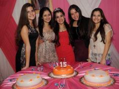 Foto de la galería: Carolina Ruiz festejó sus 15 con una gran fiesta en Luz y Fuerza