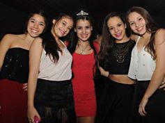 Foto de la galería: Carolina Ruiz festejó sus 15 con una gran fiesta en Luz y Fuerza