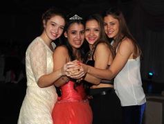 Foto de la galería: Carolina Ruiz festejó sus 15 con una gran fiesta en Luz y Fuerza