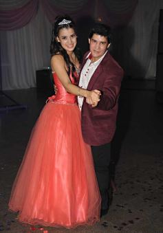 Foto de la galería: Carolina Ruiz festejó sus 15 con una gran fiesta en Luz y Fuerza