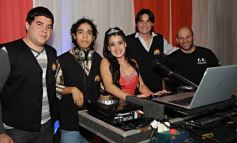 Foto de la galería: Carolina Ruiz festejó sus 15 con una gran fiesta en Luz y Fuerza