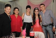 Foto de la galería: Carolina Ruiz festejó sus 15 con una gran fiesta en Luz y Fuerza