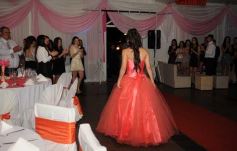 Foto de la galería: Carolina Ruiz festejó sus 15 con una gran fiesta en Luz y Fuerza