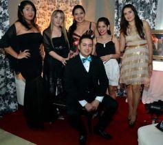 Foto de la galería: El cantante Hernán Salinas celebró su cumpleaños