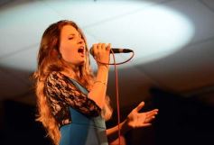 Foto de la galería: A puro folclore en el festival Mi Tierra Roja