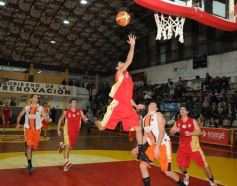 Foto de la galería: Cataratas venció por 91 a 86 a Tokio