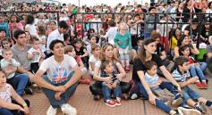 Foto de la galería: Por el Día del Niño, Topa cantó en Posadas