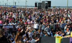 Foto de la galería: Por el Día del Niño, Topa cantó en Posadas
