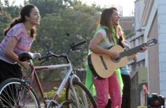 Foto de la galería: Por el Día del Niño, Topa cantó en Posadas
