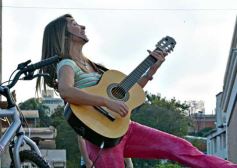 Foto de la galería: Por el Día del Niño, Topa cantó en Posadas