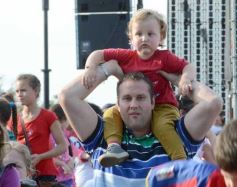 Foto de la galería: Por el Día del Niño, Topa cantó en Posadas