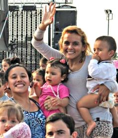 Foto de la galería: Por el Día del Niño, Topa cantó en Posadas