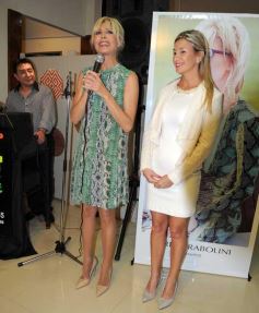 Foto de la galería: Karina Rabolini presentó sus gafas en Óptica del Sol