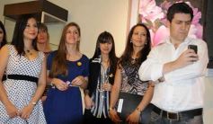 Foto de la galería: Karina Rabolini presentó sus gafas en Óptica del Sol