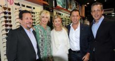 Foto de la galería: Karina Rabolini presentó sus gafas en Óptica del Sol