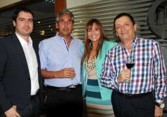 Foto de la galería: Karina Rabolini presentó sus gafas en Óptica del Sol