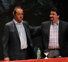 Foto de la galería: Scioli fue presentado por Closs y Rovira