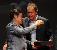 Foto de la galería: Scioli fue presentado por Closs y Rovira