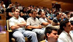 Foto de la galería: Scioli fue presentado por Closs y Rovira