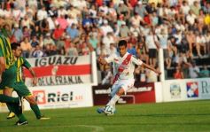 Foto de la galería: Guaraní y Aldosivi estuvieron mano a mano