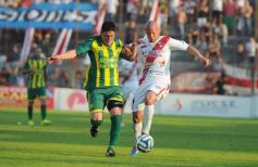 Foto de la galería: Guaraní y Aldosivi estuvieron mano a mano