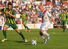 Foto de la galería: Guaraní y Aldosivi estuvieron mano a mano