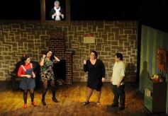 Foto de la galería: Función de "Mis Tres cuñadas me acosan"