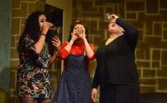 Foto de la galería: Función de "Mis Tres cuñadas me acosan"