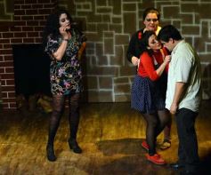 Foto de la galería: Función de "Mis Tres cuñadas me acosan"