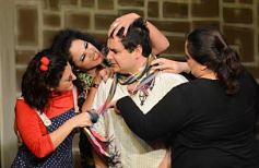 Foto de la galería: Función de "Mis Tres cuñadas me acosan"