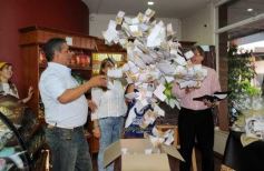 Foto de la galería: Tahona cumplió 25 años y sorteó premios para clientes