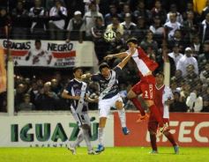 Foto de la galería: Guaraní empató 0 a 0 con Argentinos