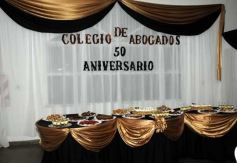Foto de la galería: Cena Show por el Día del Abogado