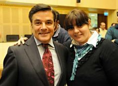 Foto de la galería: Agustín Rossi entregó las actas de la dictadura cívico-militar en la Legislatura de Misiones