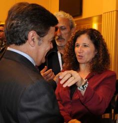 Foto de la galería: Agustín Rossi entregó las actas de la dictadura cívico-militar en la Legislatura de Misiones